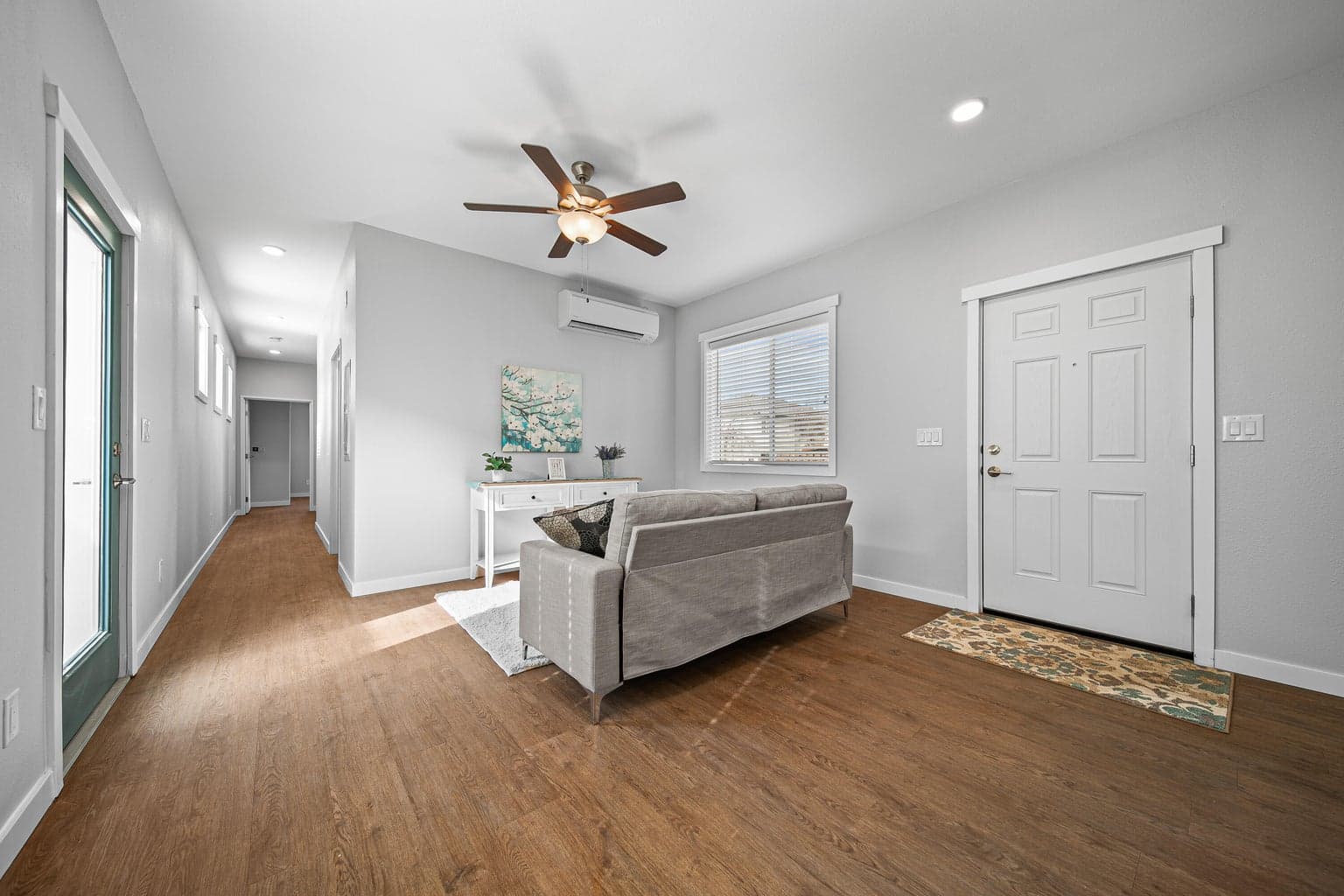 Photo of 2649 Redwood 4 of 25