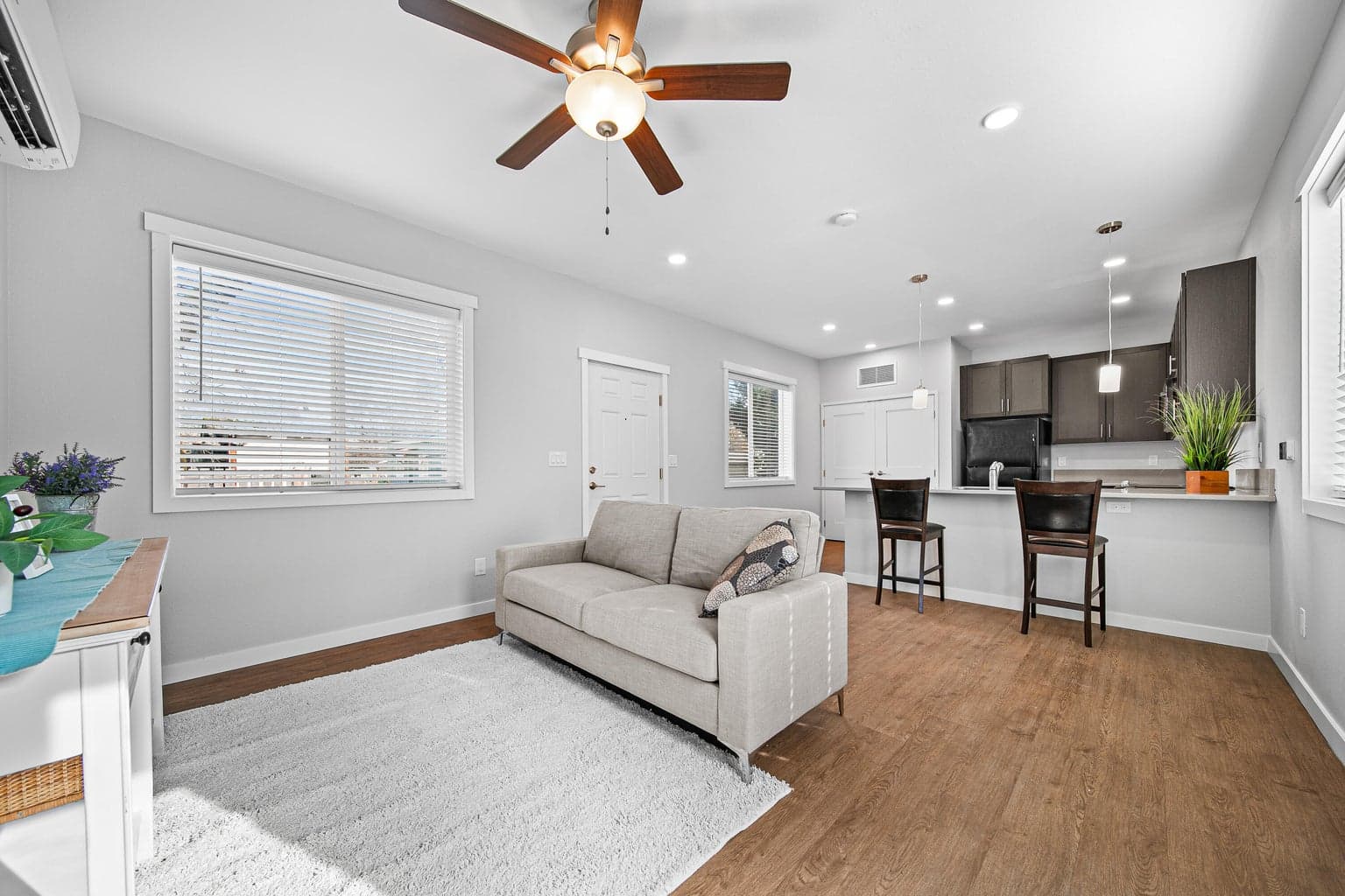 Photo of 2649 Redwood 5 of 25