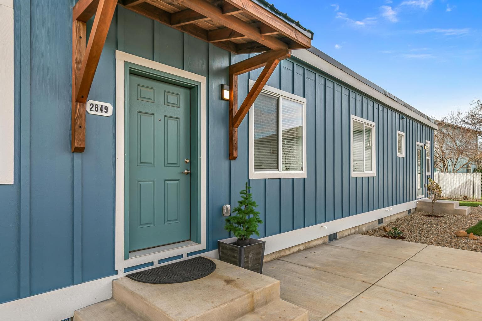 Photo of 2649 Redwood 3 of 25