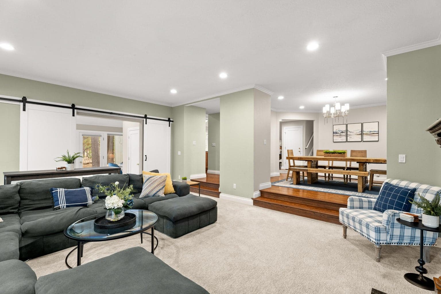 Photo of 18025 Camas 2 of 35