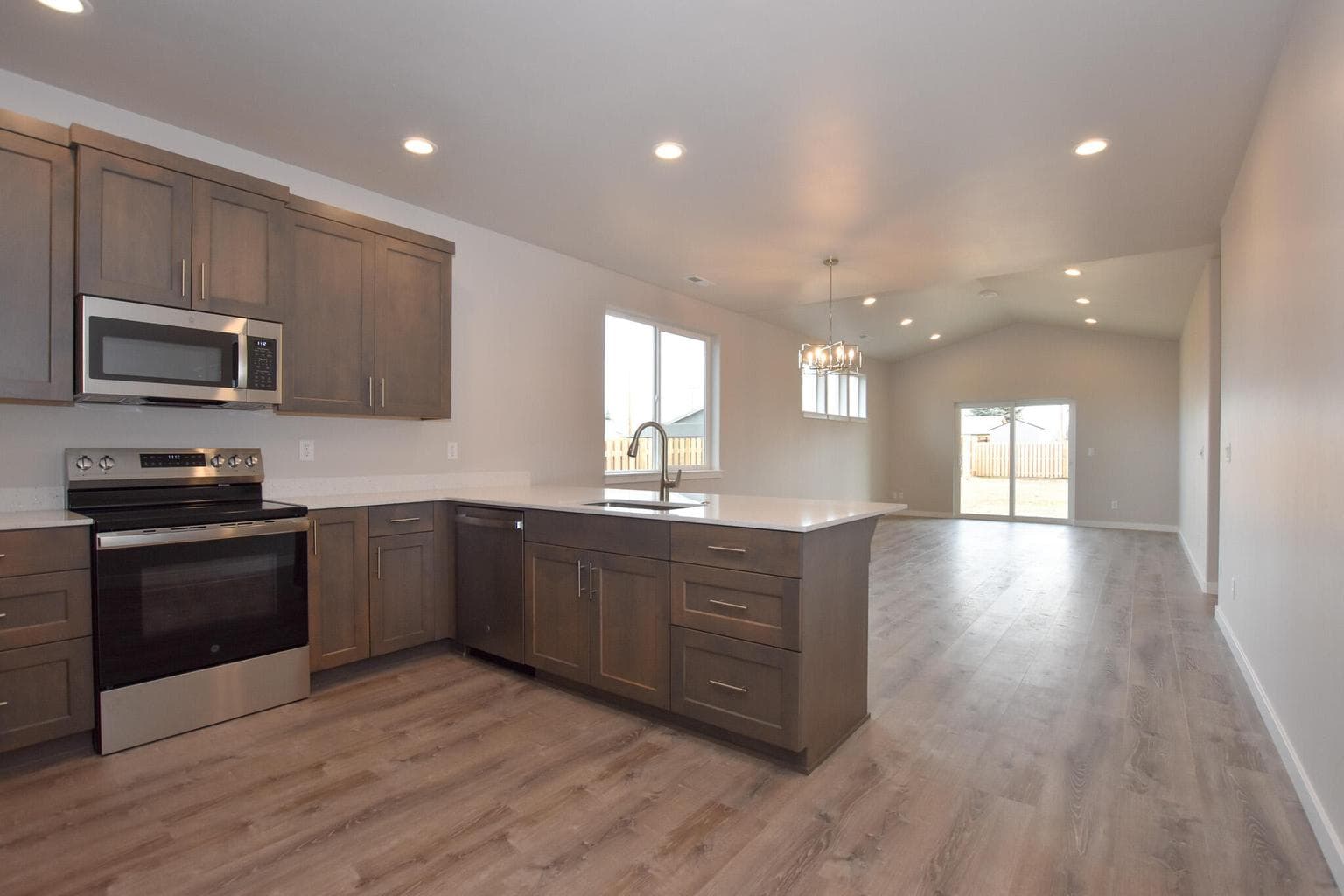 Photo of 2364 SW 25th Street 5 of 22