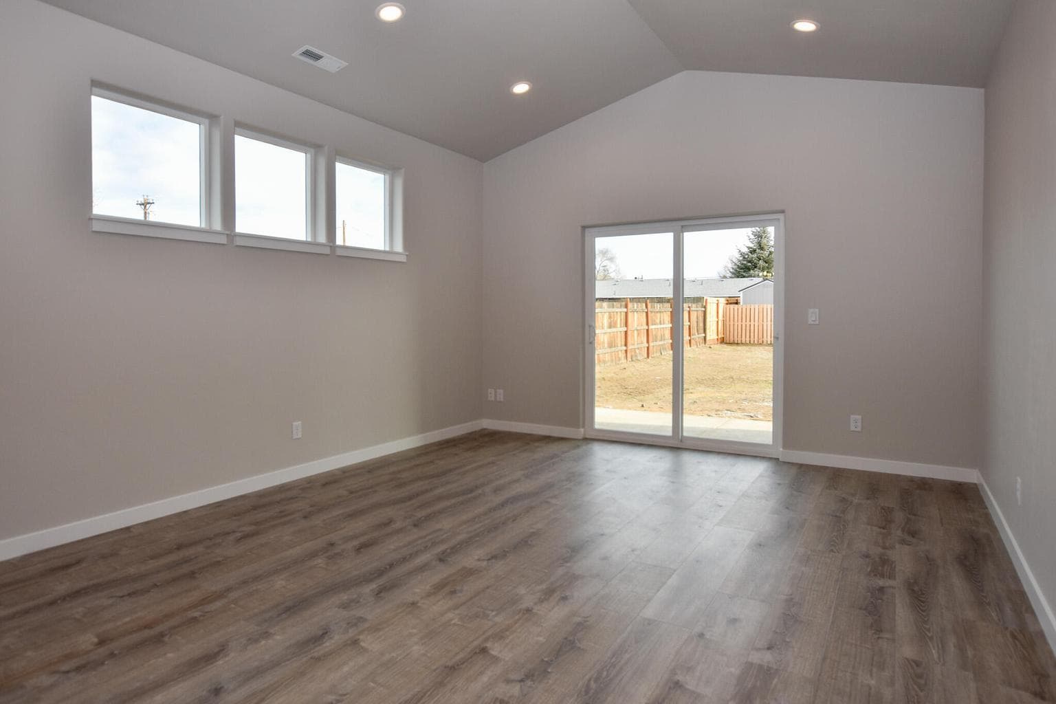 Photo of 2364 SW 25th Street 9 of 22
