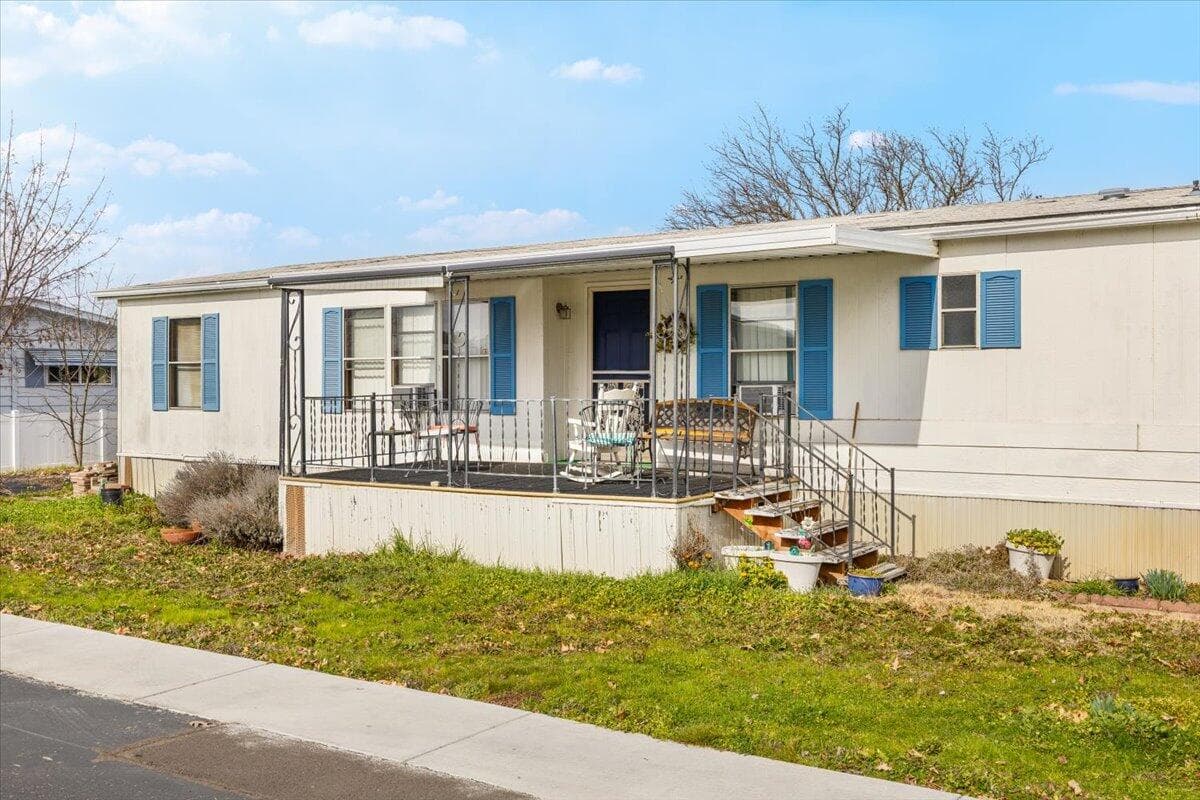Photo of 301 Freeman 2 of 16