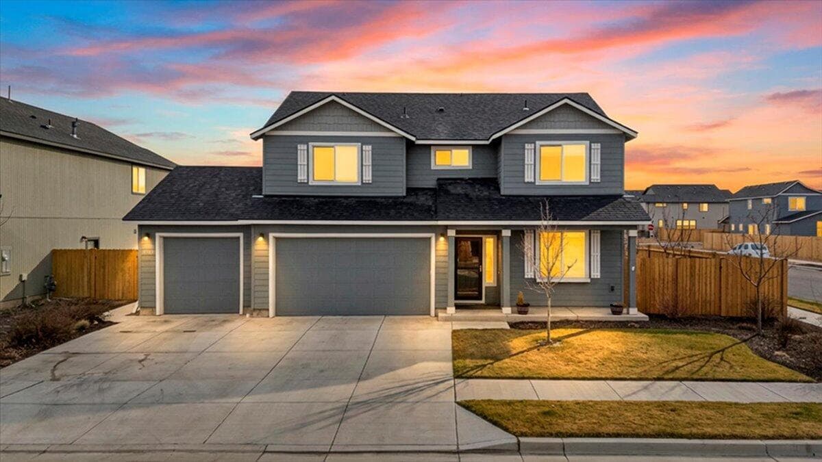 Photo of 3308 9th 1 of 44