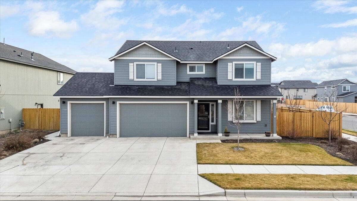 Photo of 3308 9th 2 of 44
