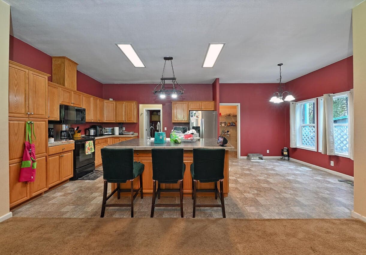 Photo of 2056 Rockydale 4 of 37