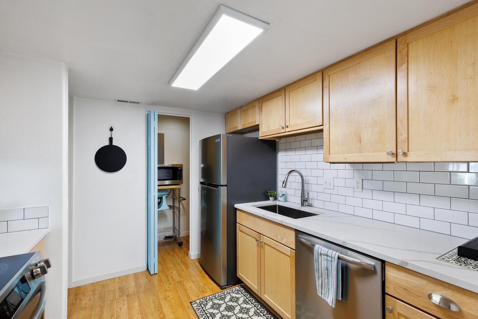 Photo of 111 Hawthorne 2 of 18