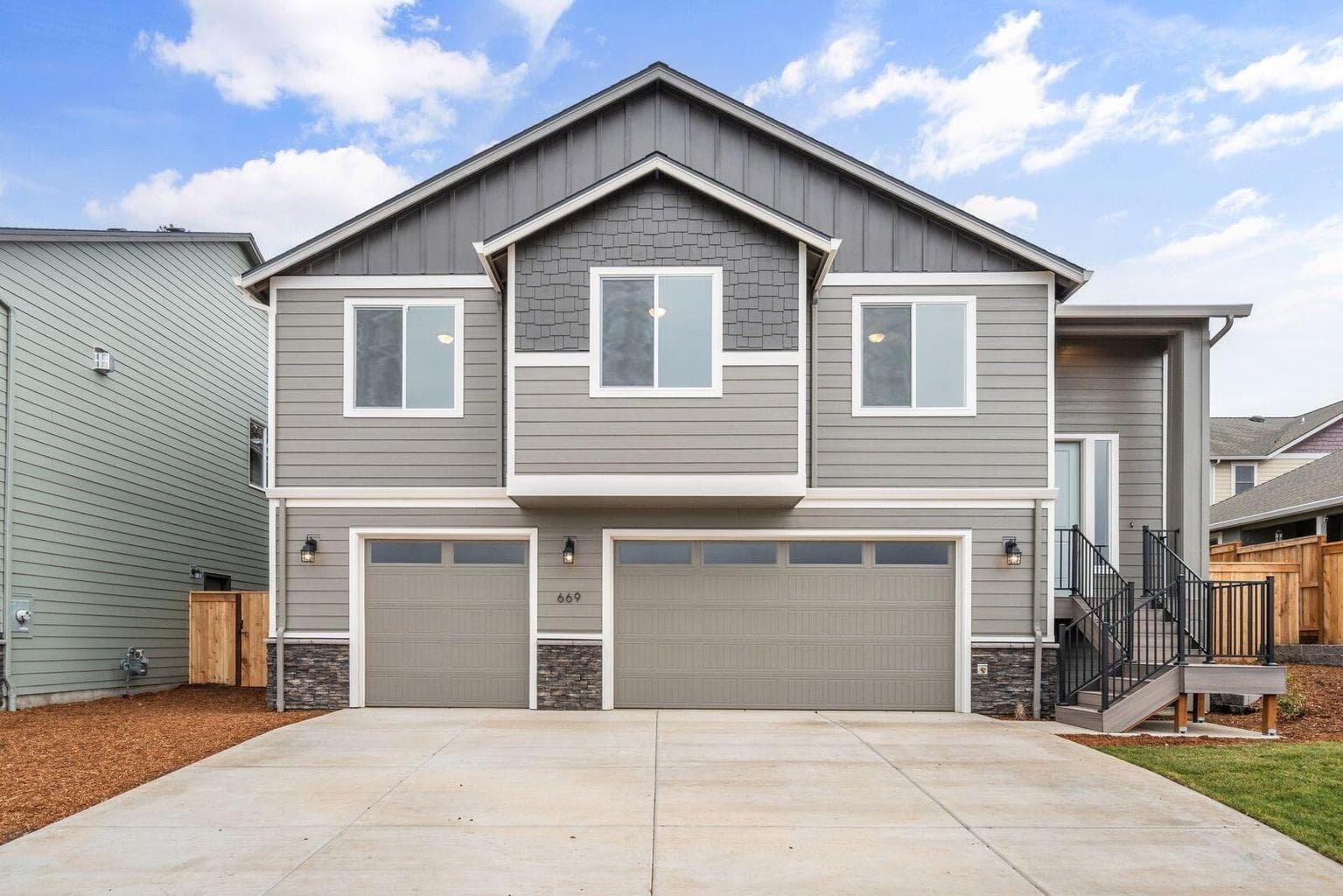 Photo of 669 Old Waverly 3 of 32