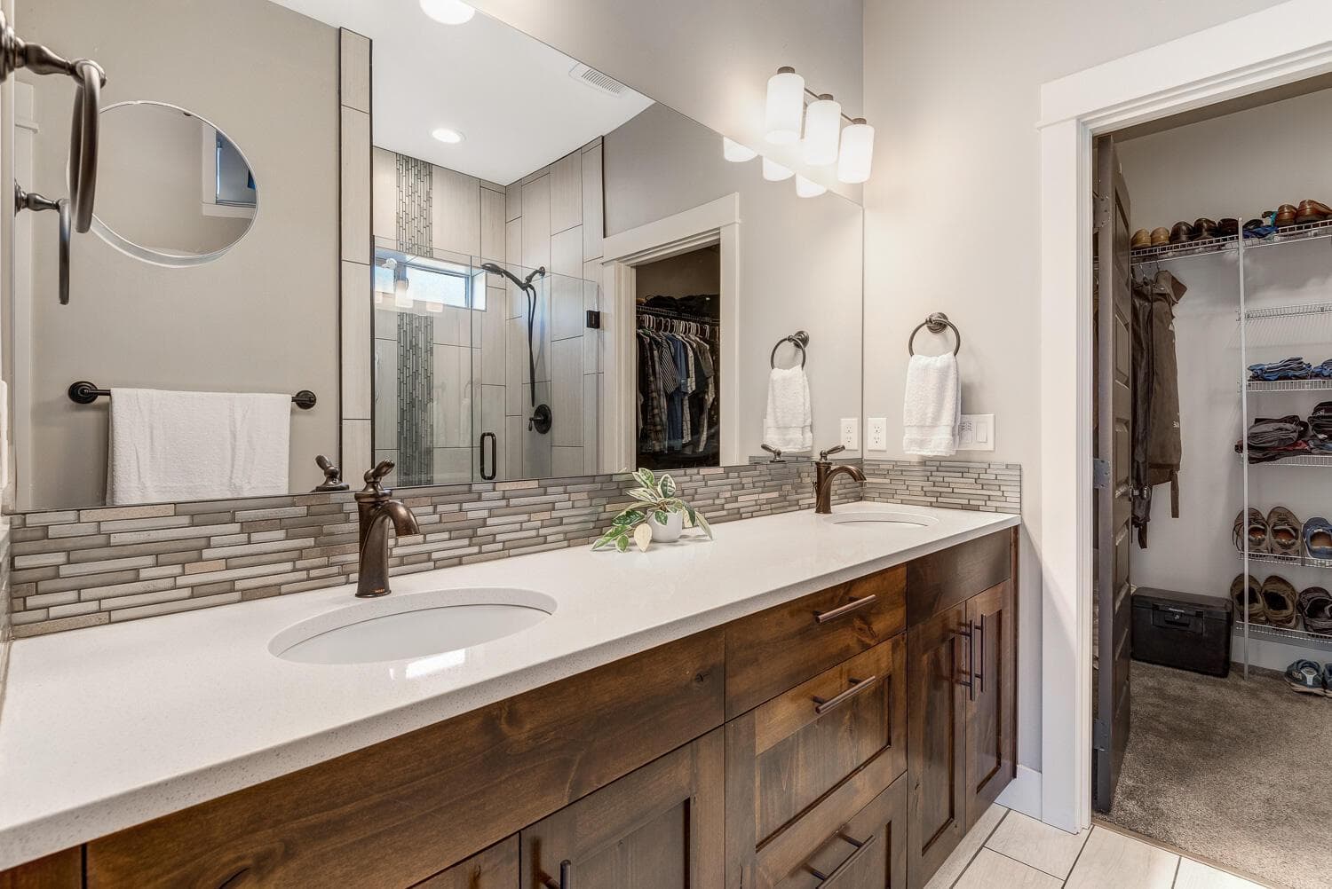 Photo of 2382 NE Jackson Avenue 9 of 20