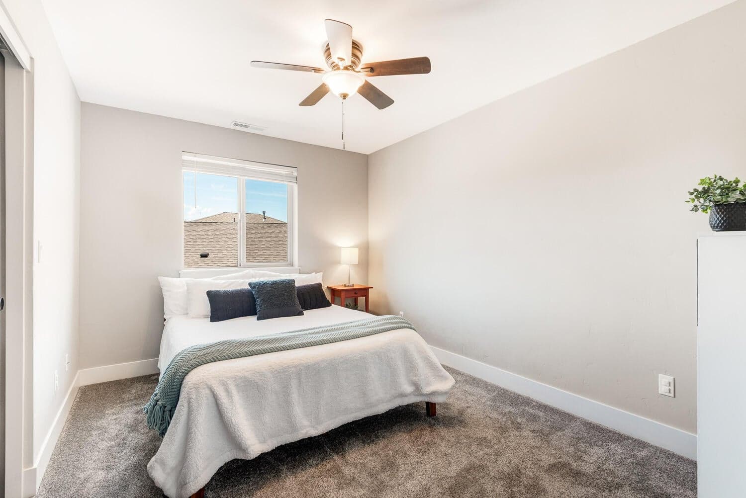 Photo of 2382 NE Jackson Avenue 12 of 20