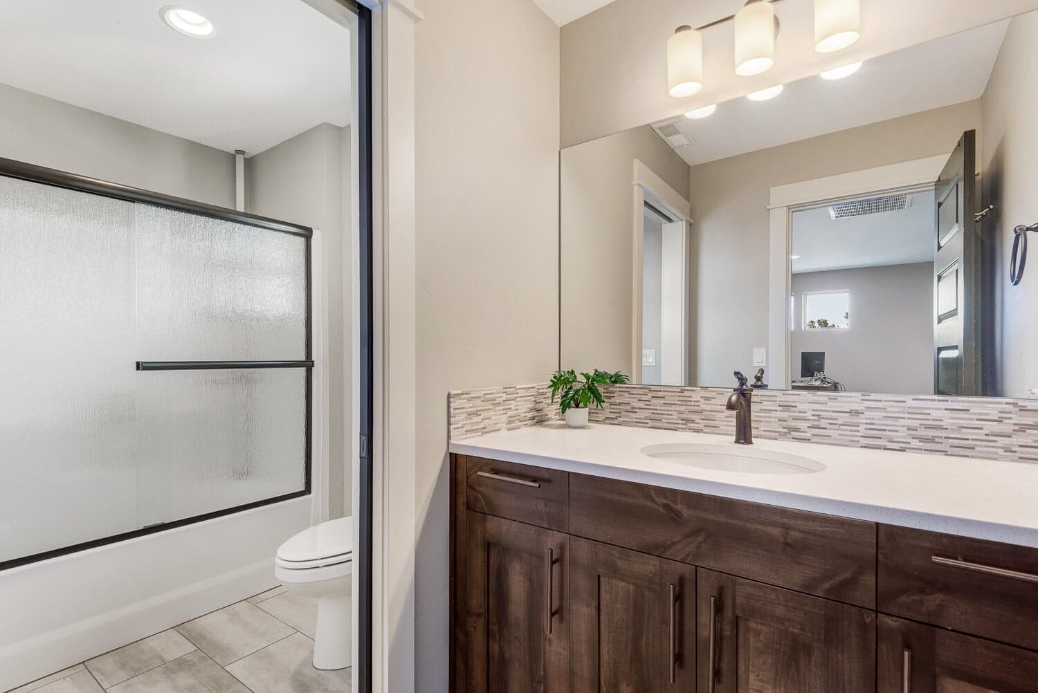 Photo of 2382 NE Jackson Avenue 14 of 20