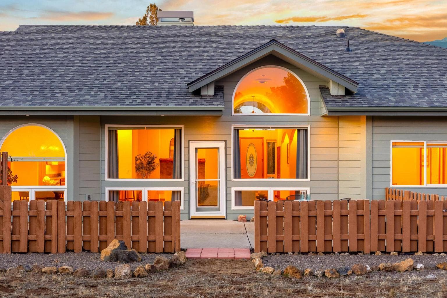 Photo of 23445 Butterfield 3 of 64