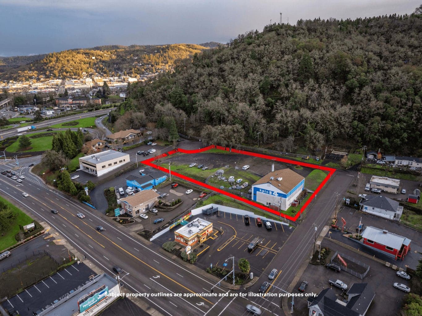 Photo of 655 Umpqua 4 of 69