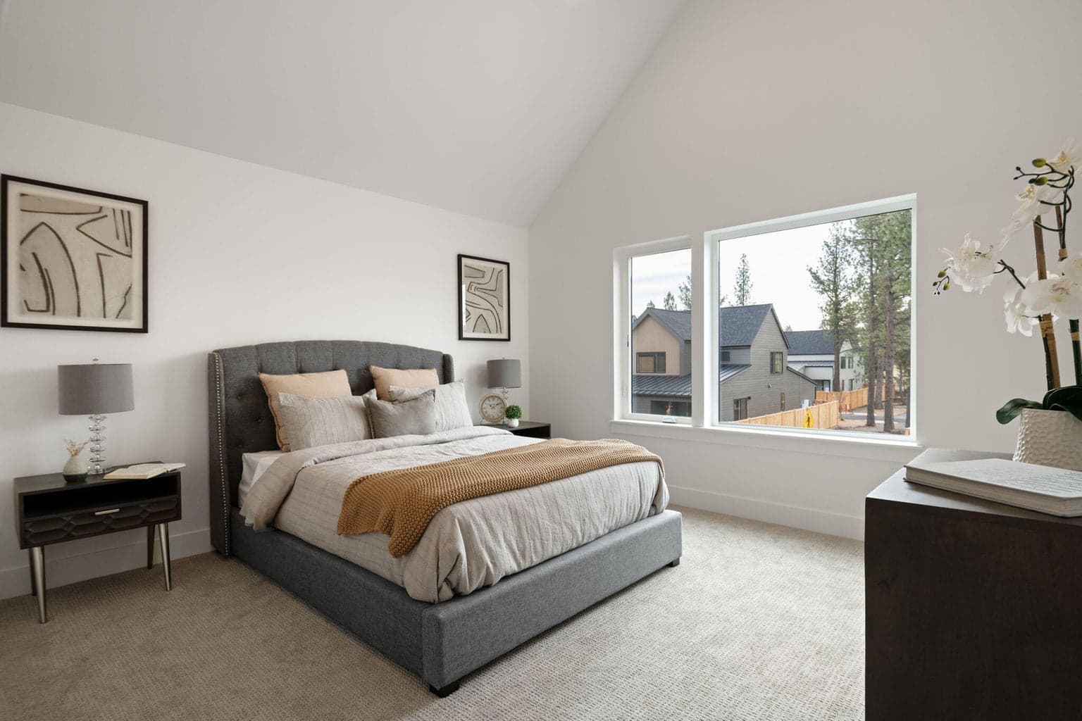 Photo of 1074 W Linda Avenue 20 of 40