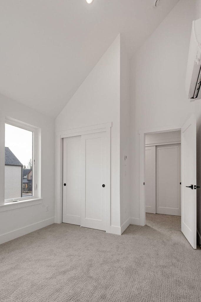 Photo of 1074 W Linda Avenue 27 of 40