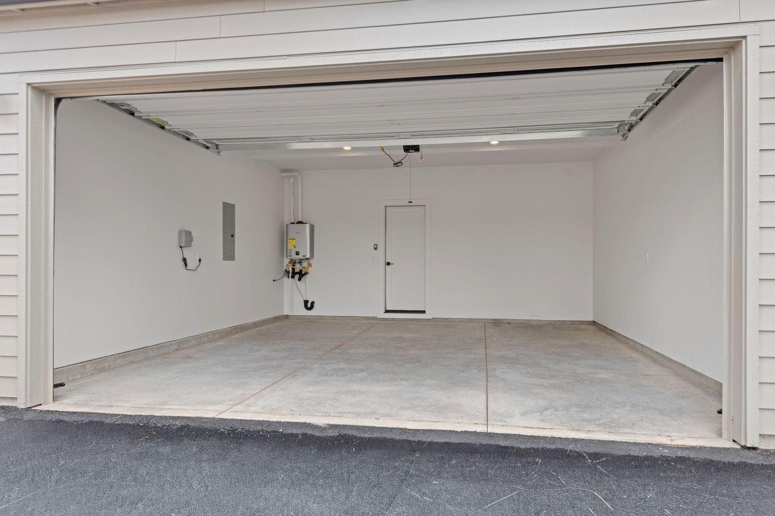 Photo of 1074 W Linda Avenue 33 of 40
