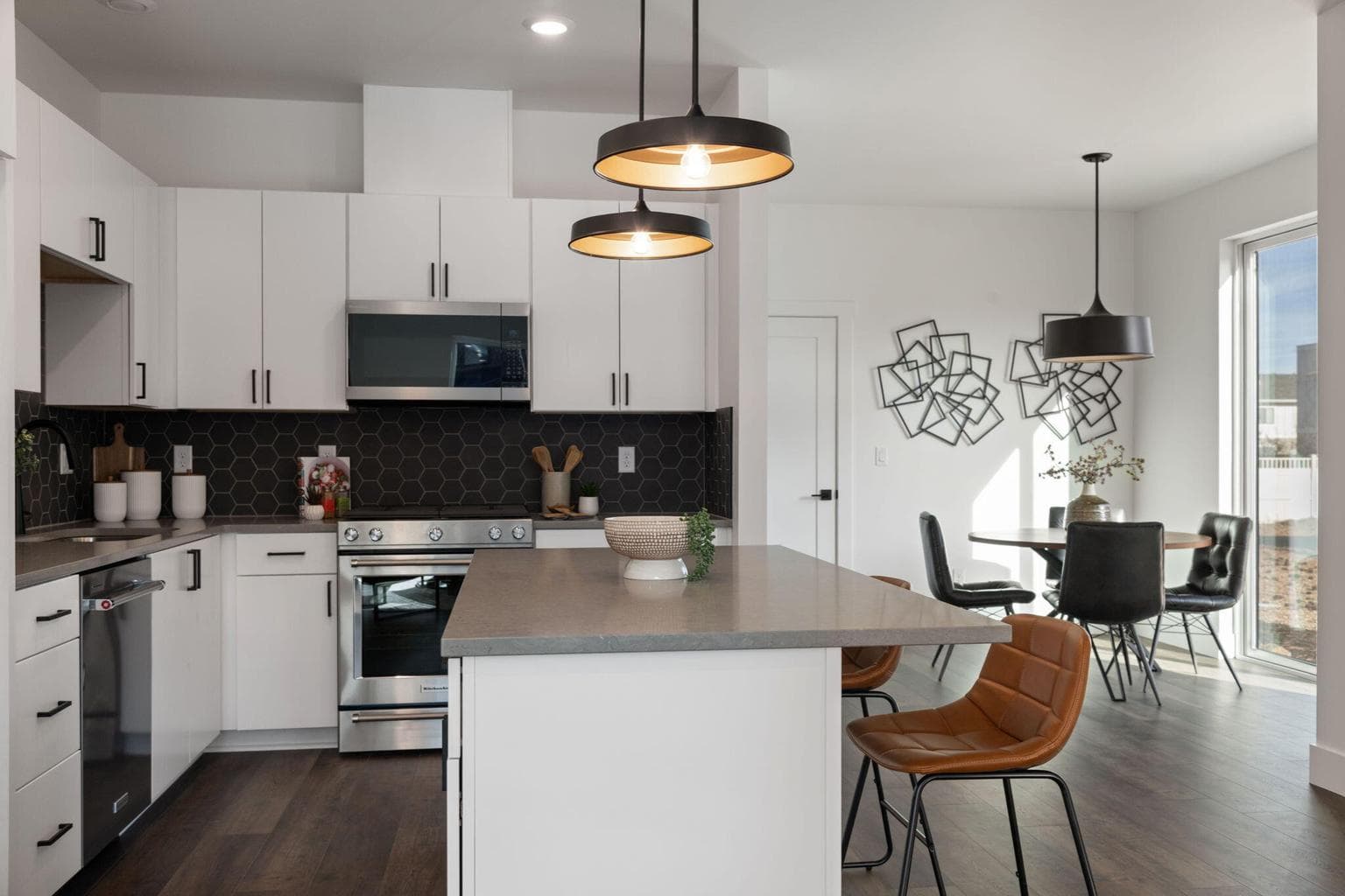 Photo of 1062 W Linda Avenue 11 of 40