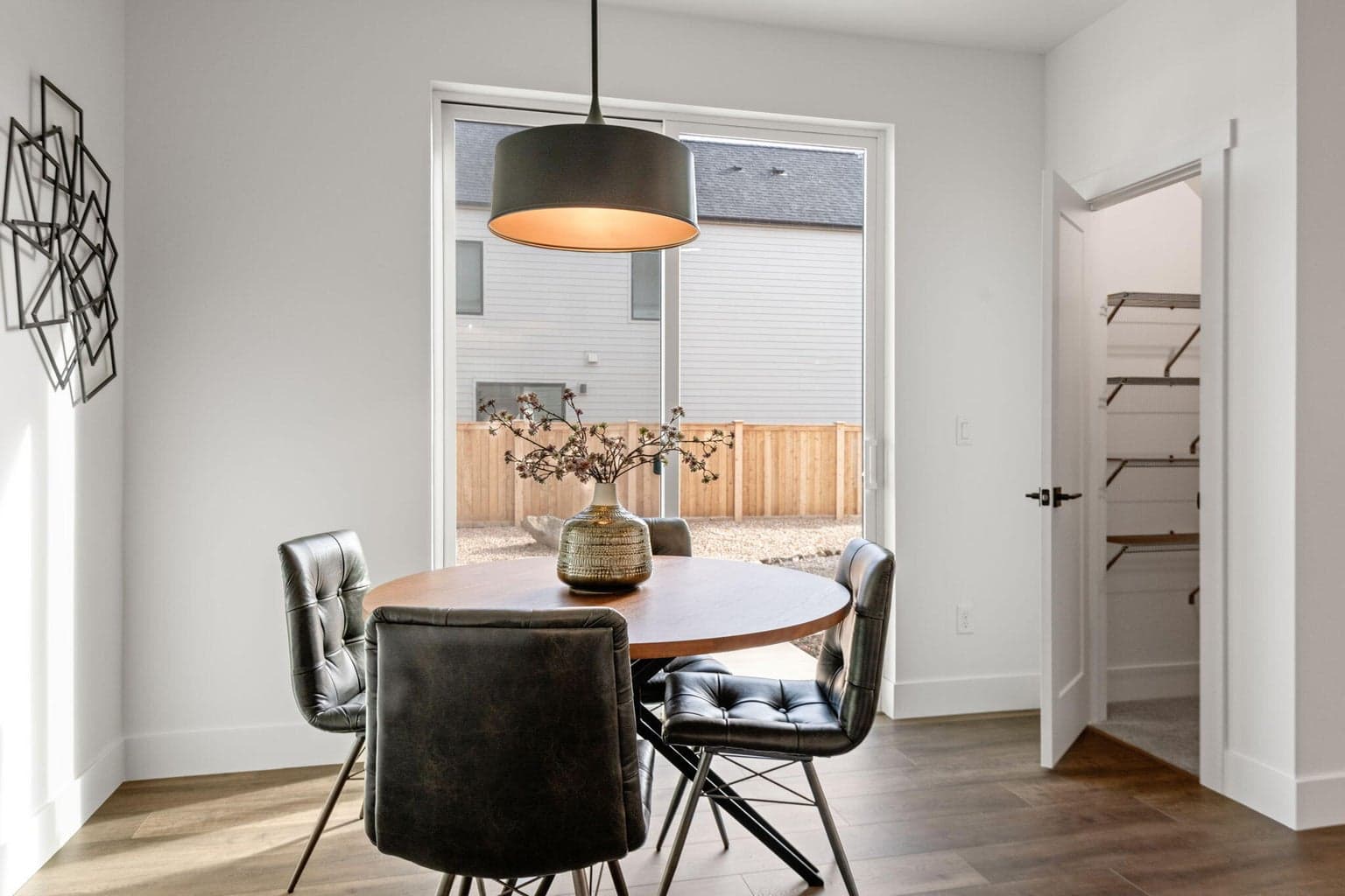 Photo of 1062 W Linda Avenue 15 of 40
