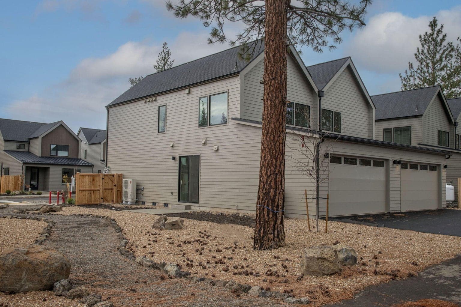 Photo of 1062 W Linda Avenue 35 of 40