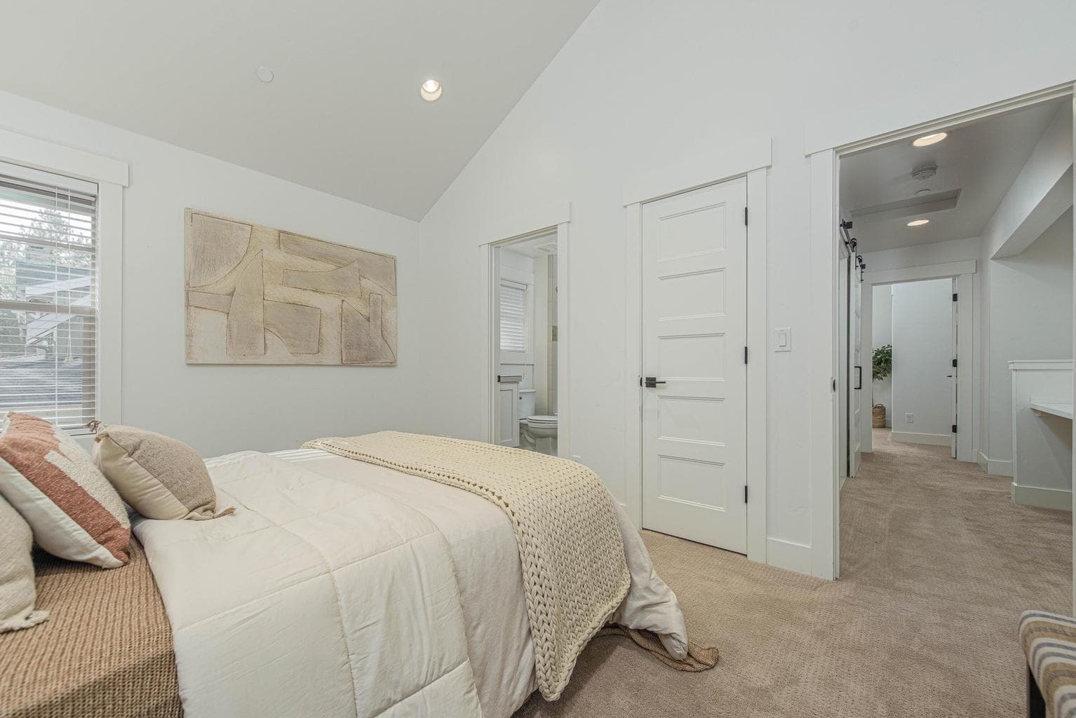 Photo of 1649 NW William Clark Street 19 of 31