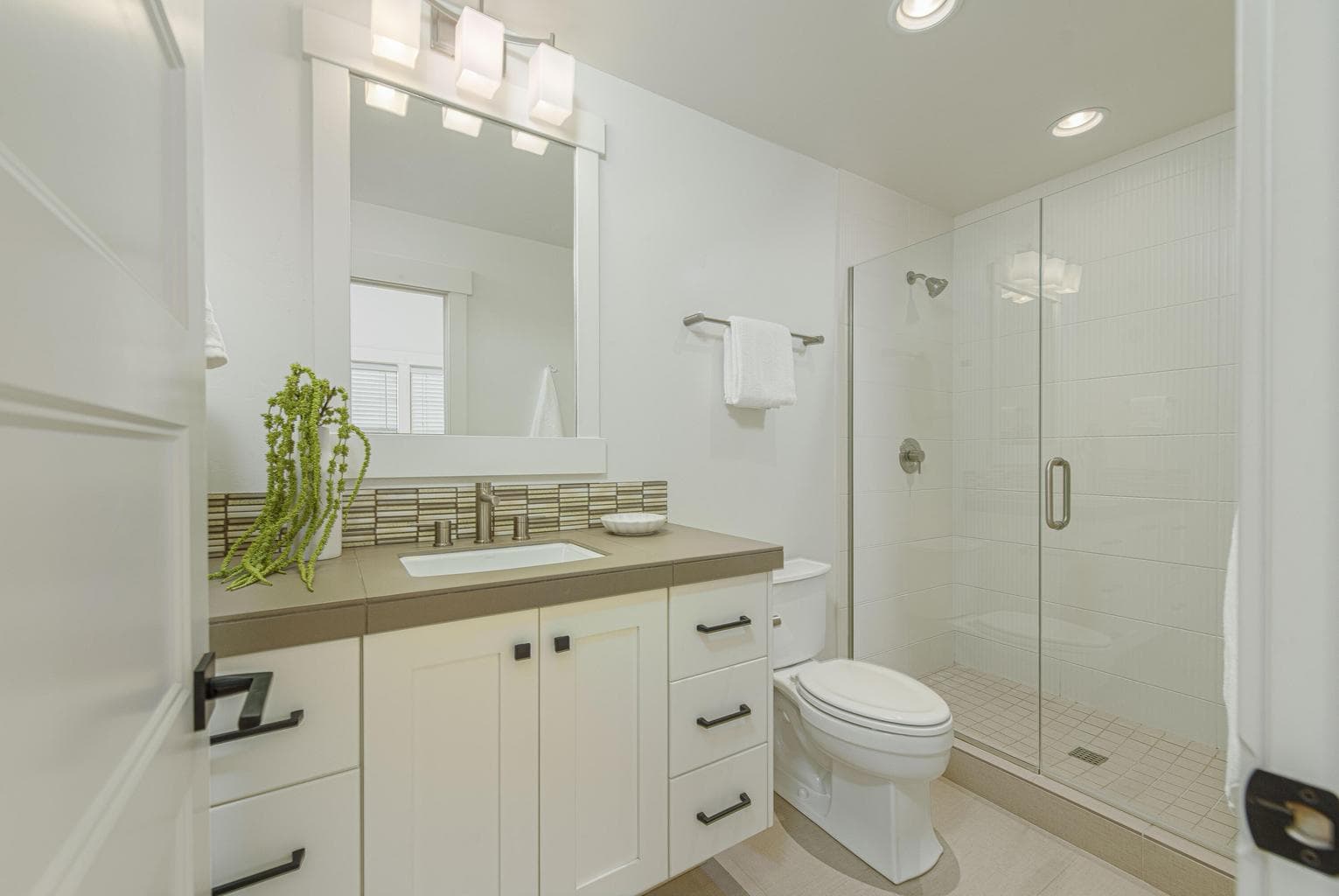 Photo of 1649 NW William Clark Street 24 of 31