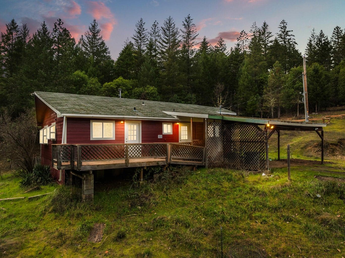 1698 Davis Creek, Selma, 97538