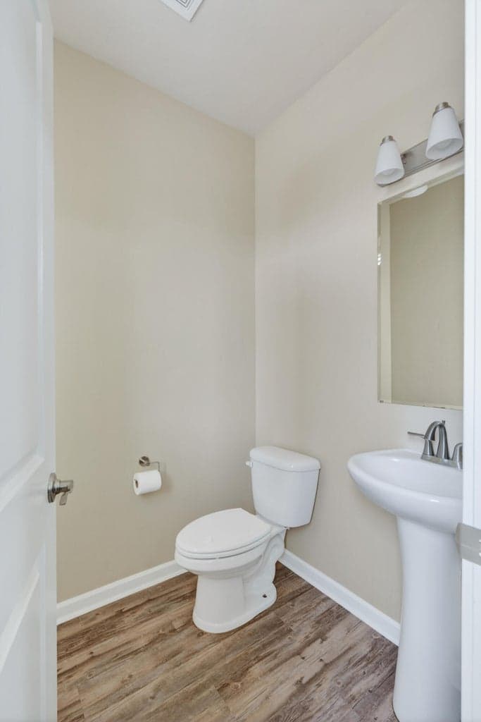 Photo of 3365 SW 28th Street 14 of 38