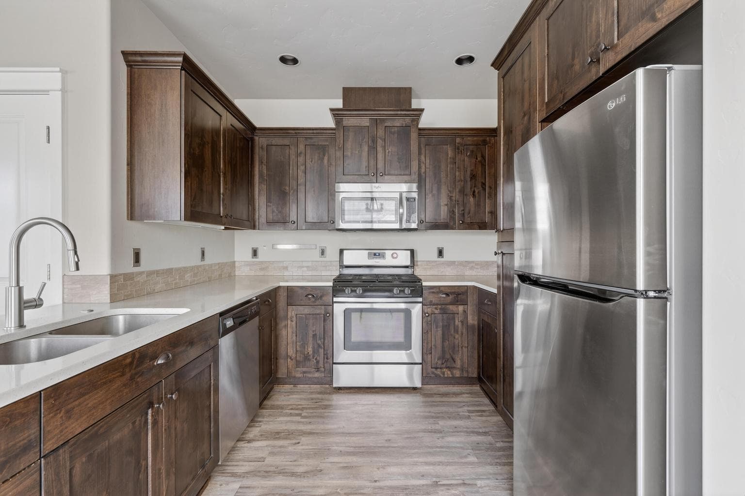Photo of 3365 SW 28th Street 7 of 38