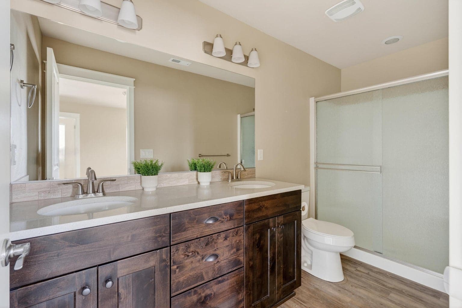 Photo of 3365 SW 28th Street 18 of 38