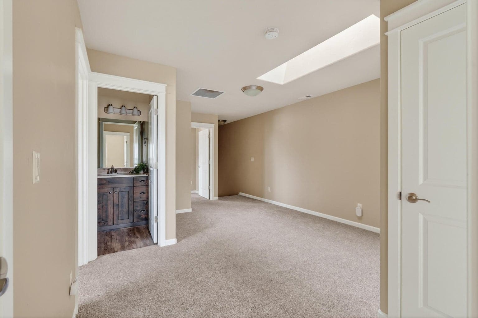 Photo of 3365 SW 28th Street 22 of 38