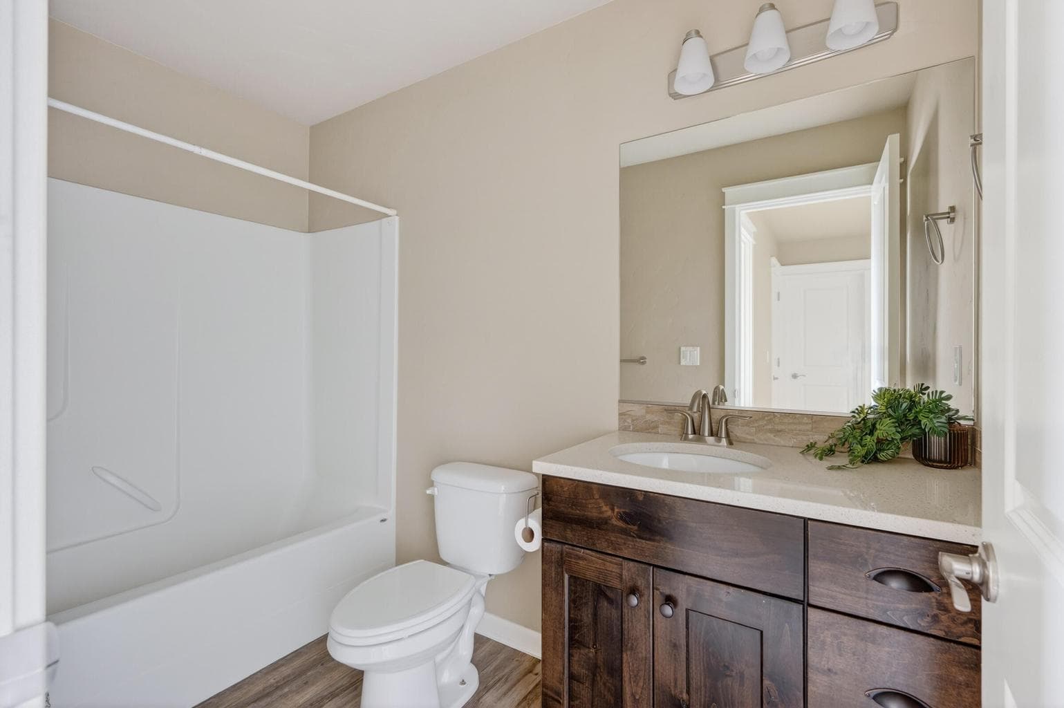 Photo of 3365 SW 28th Street 23 of 38