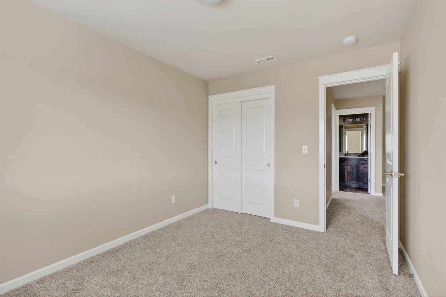 Photo of 3365 SW 28th Street 25 of 38