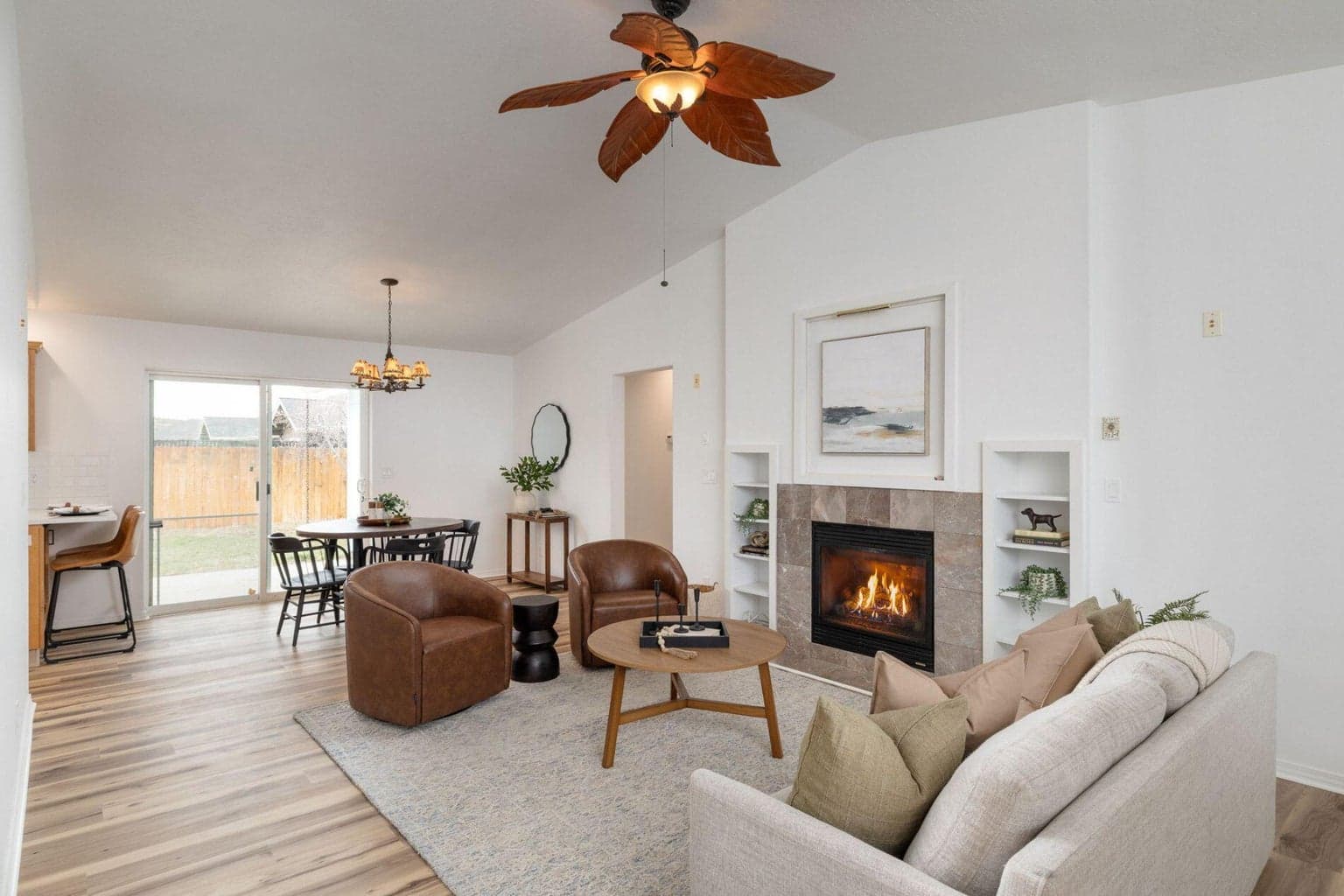 Photo of 909 Stoneridge 3 of 19