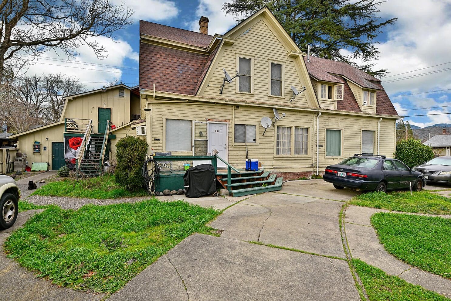 Photo of 604 4th 4 of 10