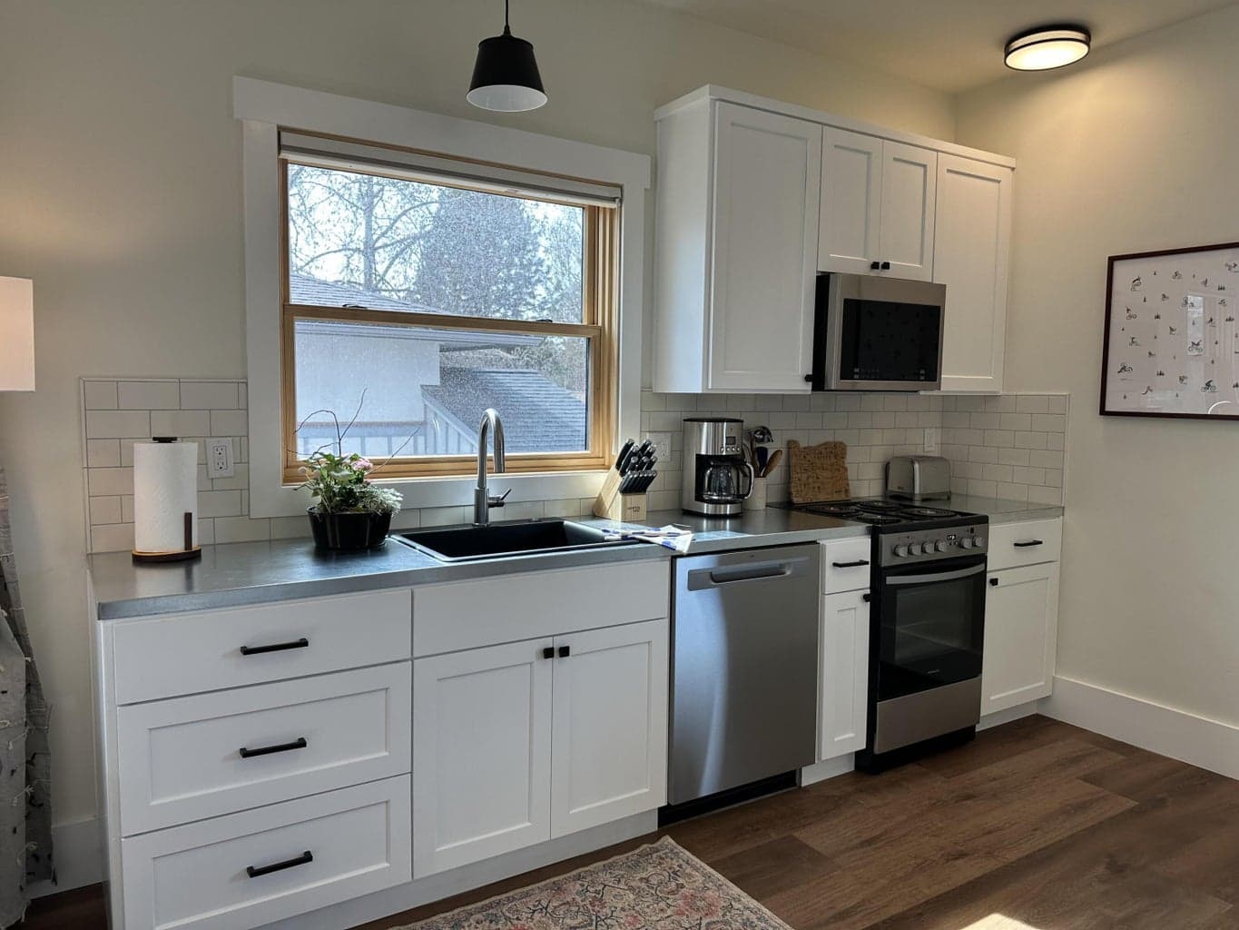Photo of 852 NW Columbia Street 27 of 46