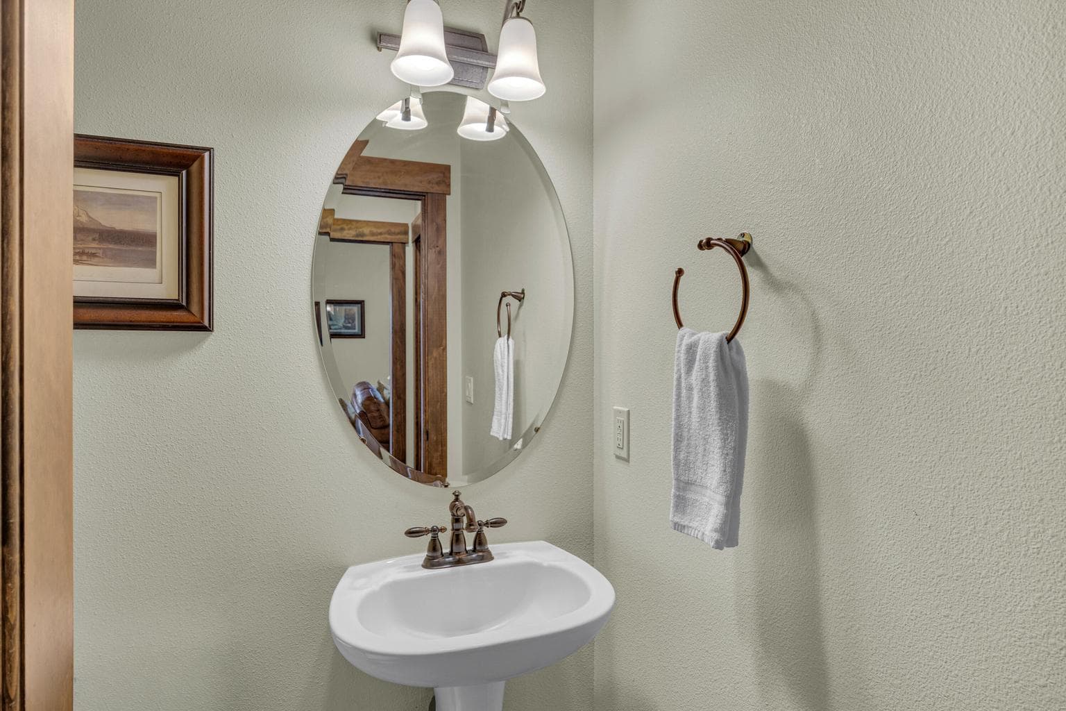 Main Level Powder Bath