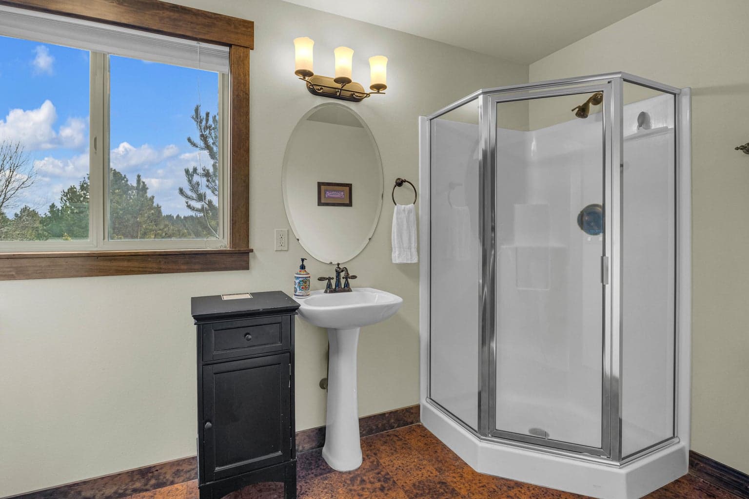 Upstairs Bath with Laundry