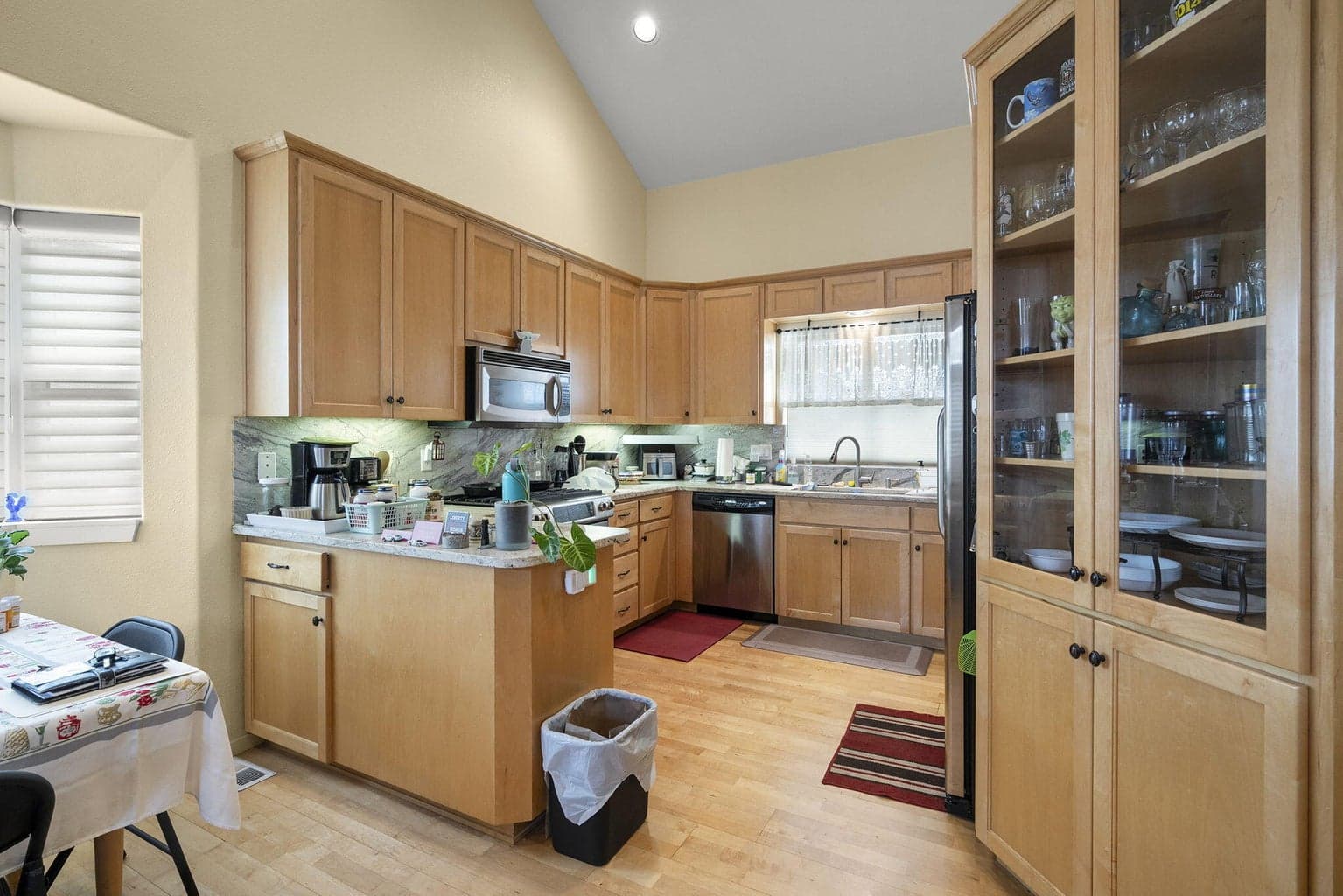 Photo of 438 NW 19th Street 7 of 29