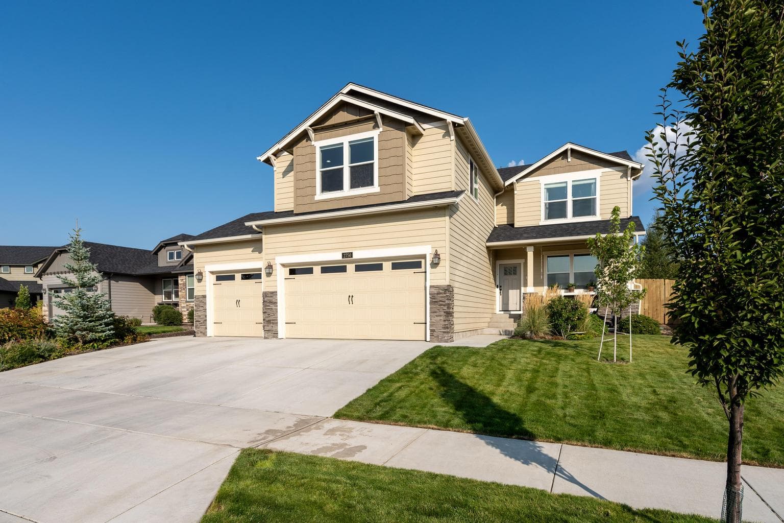 Photo of 2750 46th 6 of 45