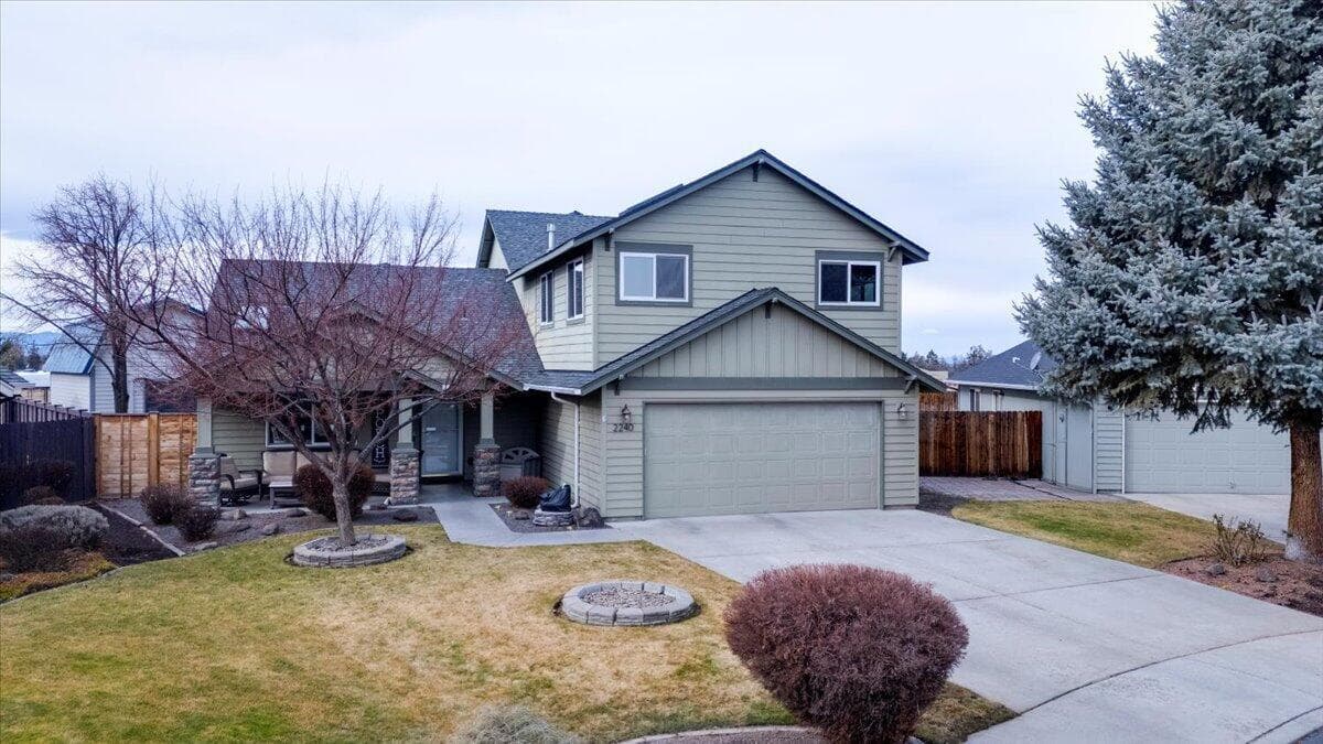 Photo of 2240 Oak 2 of 65