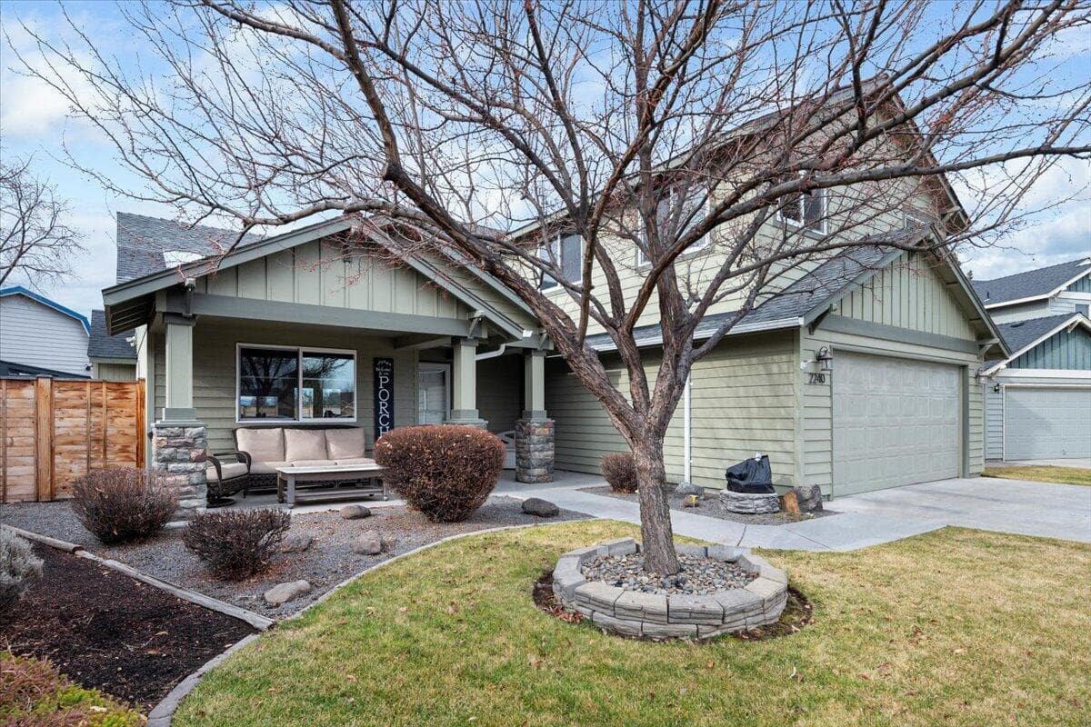 Photo of 2240 Oak 3 of 65