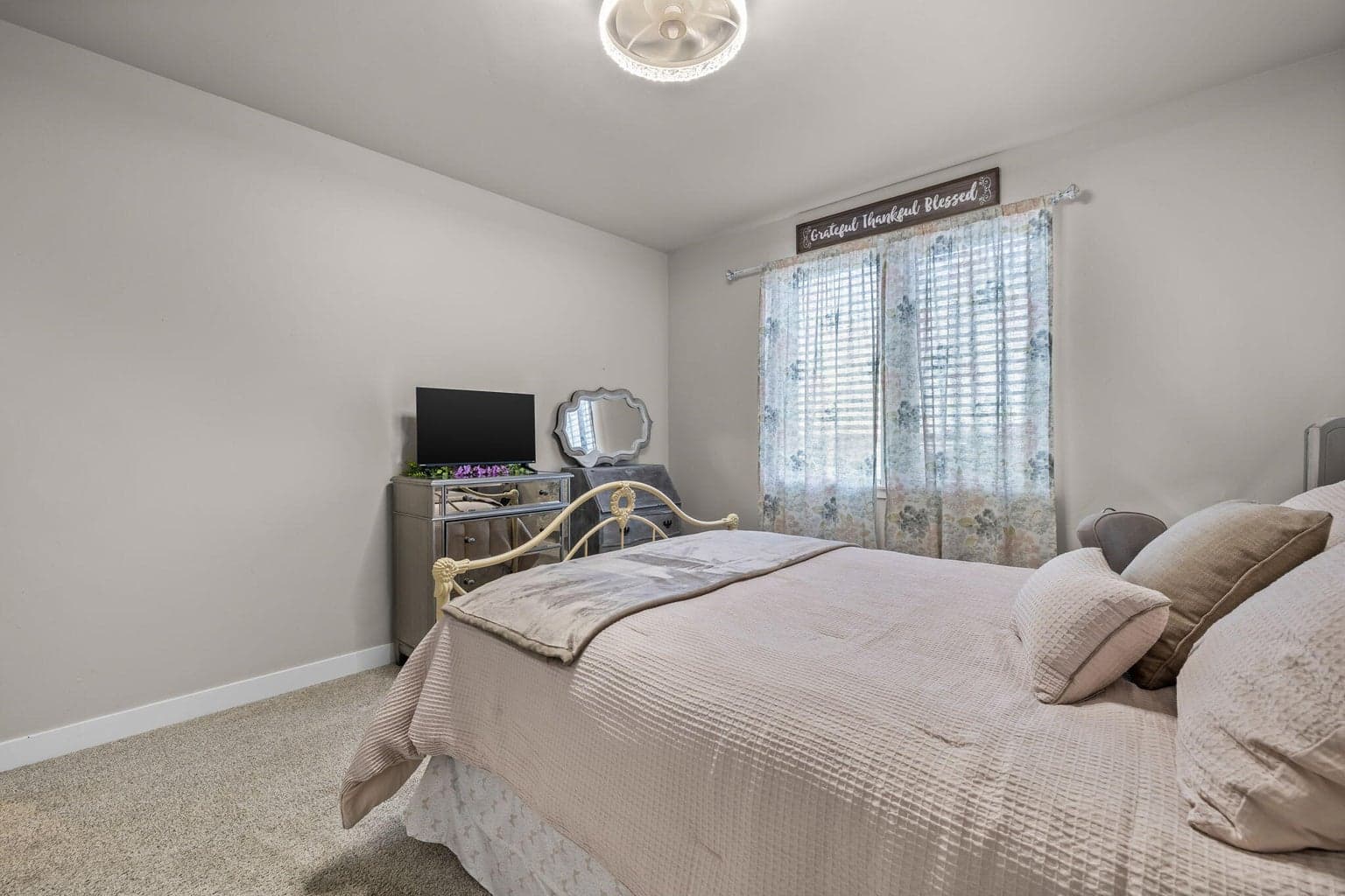 Photo of 2370 SW Helmholtz Way 18 of 31