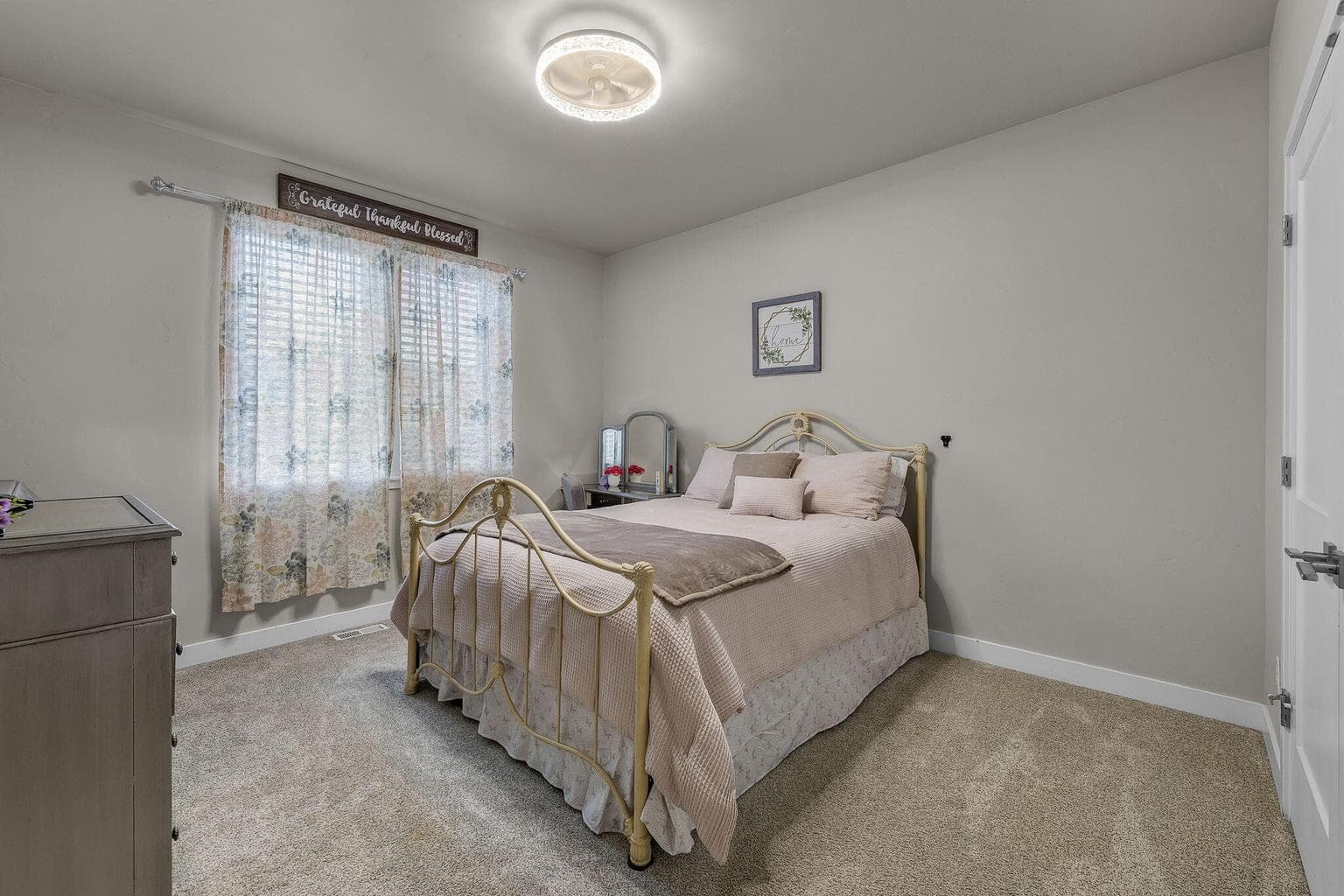 Photo of 2370 SW Helmholtz Way 17 of 31