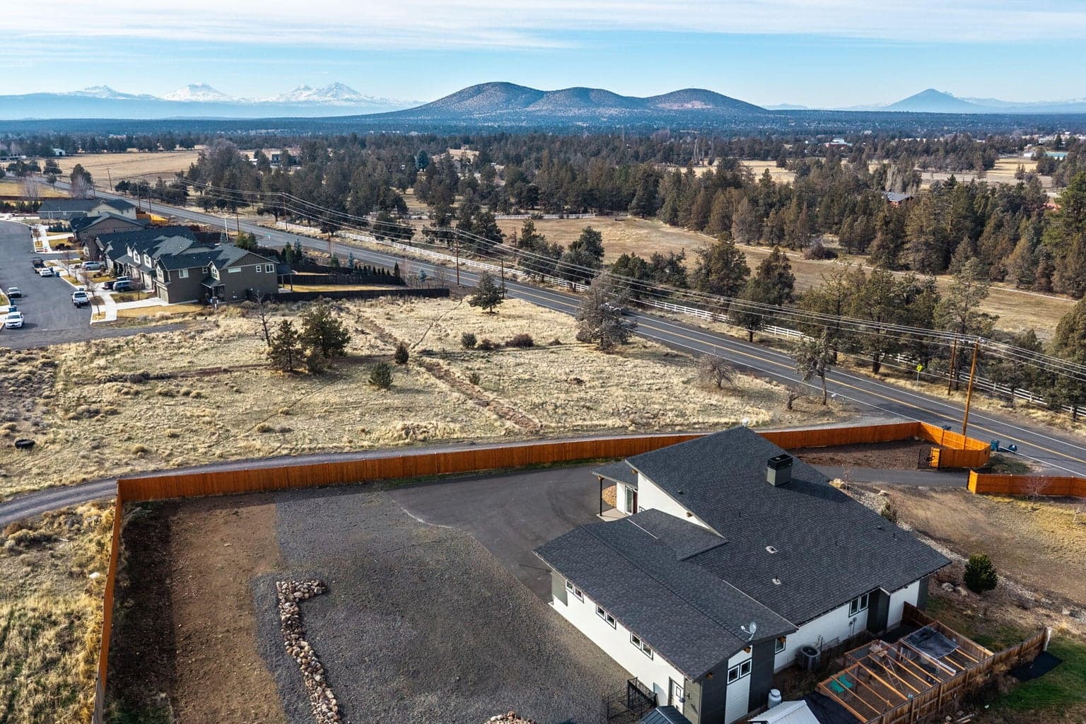 Photo of 2370 SW Helmholtz Way 23 of 31