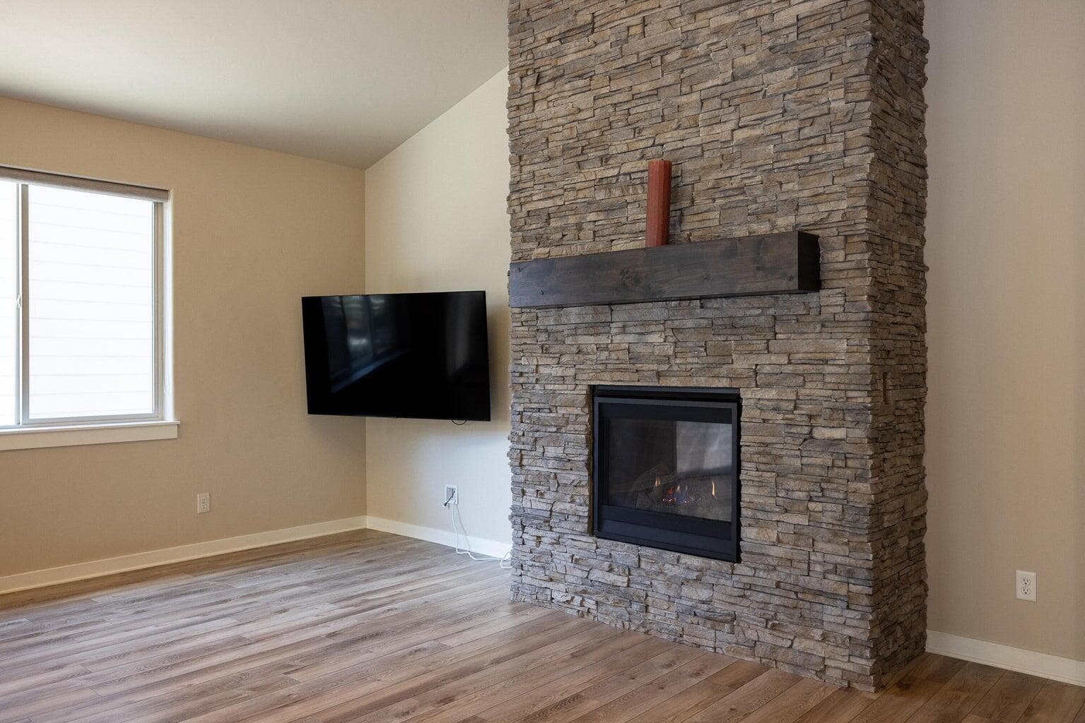 Photo of 51844 Hollinshead Place 11 of 37