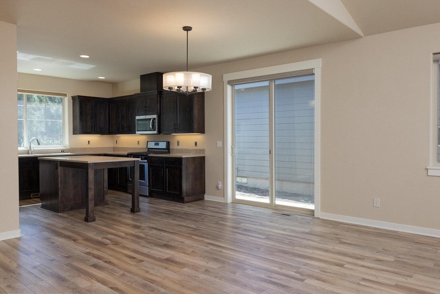 Photo of 51844 Hollinshead Place 8 of 37