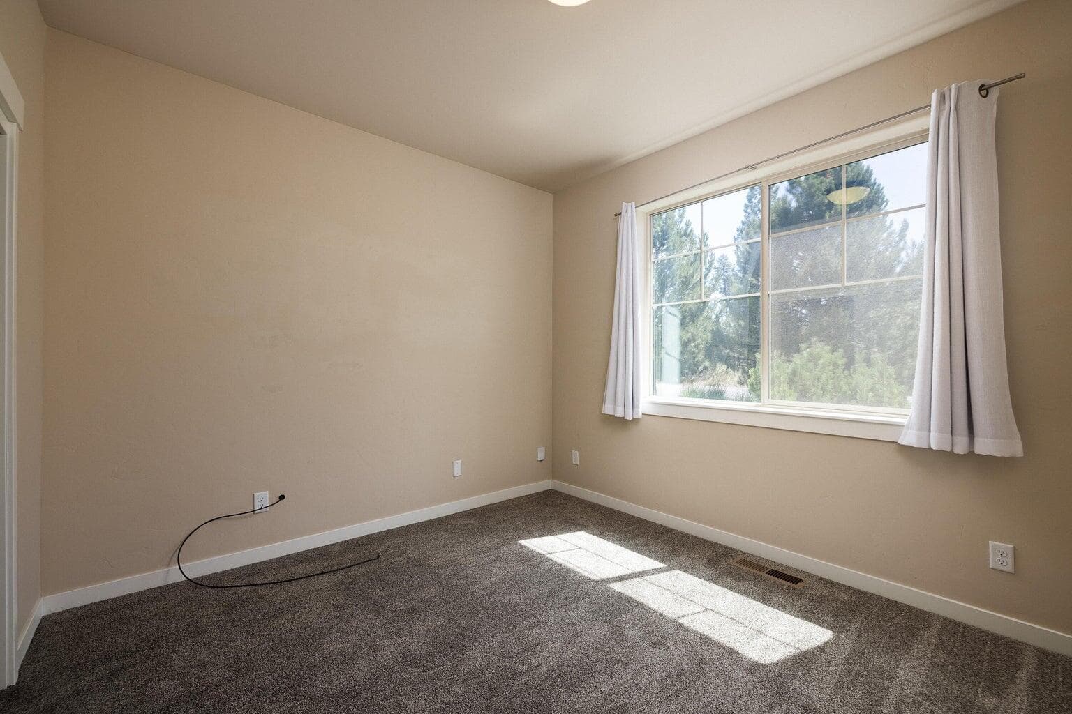 2nd bedroom vacant