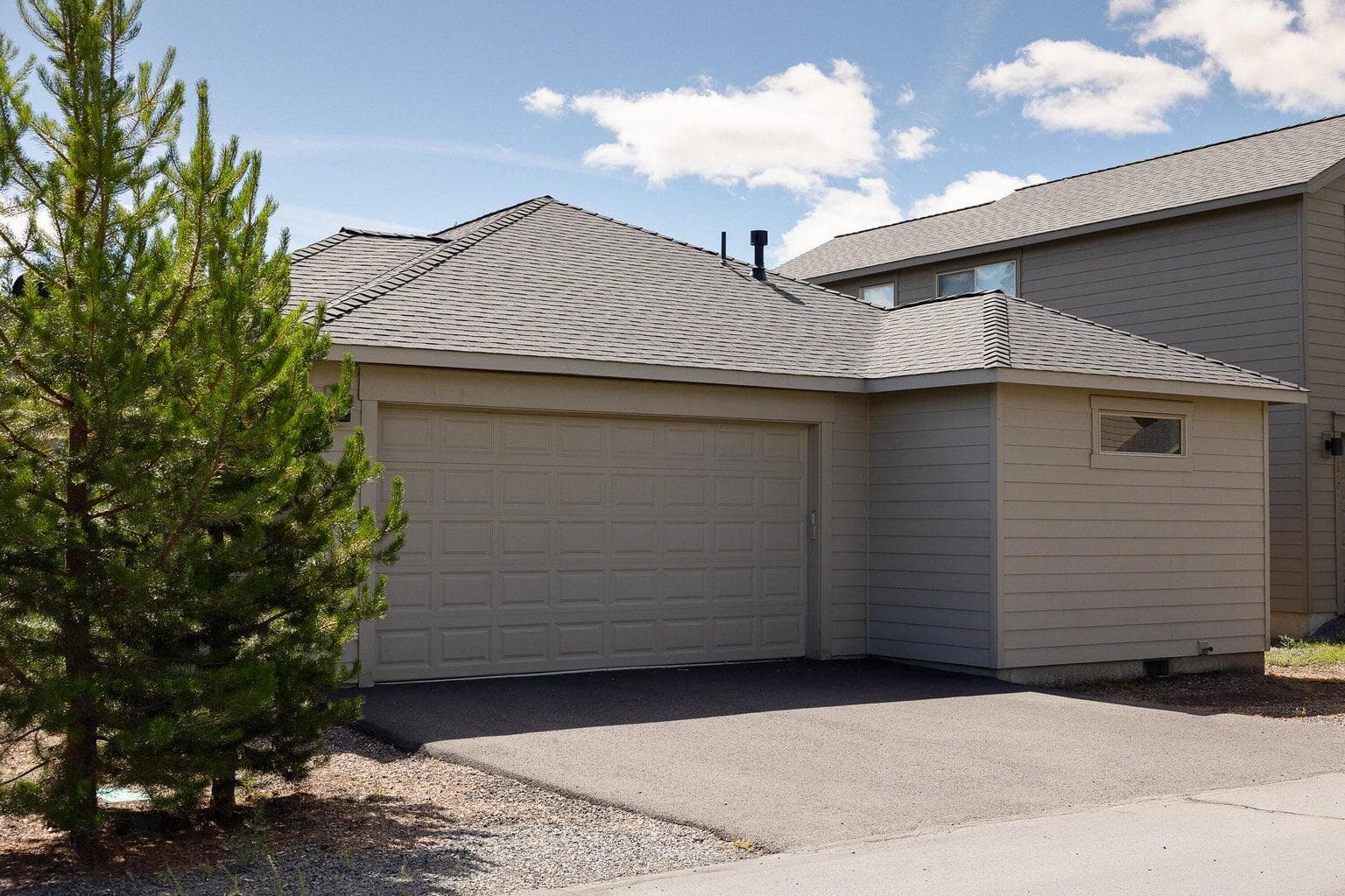 Rear Enrty Garage