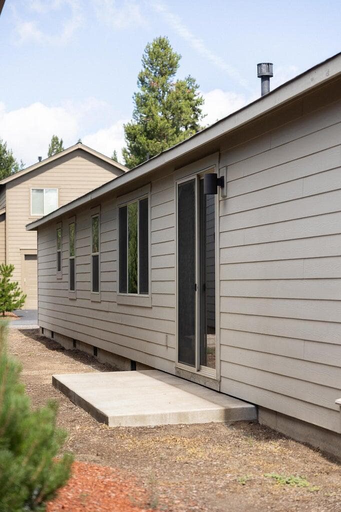 Low Mainteance Side Yard