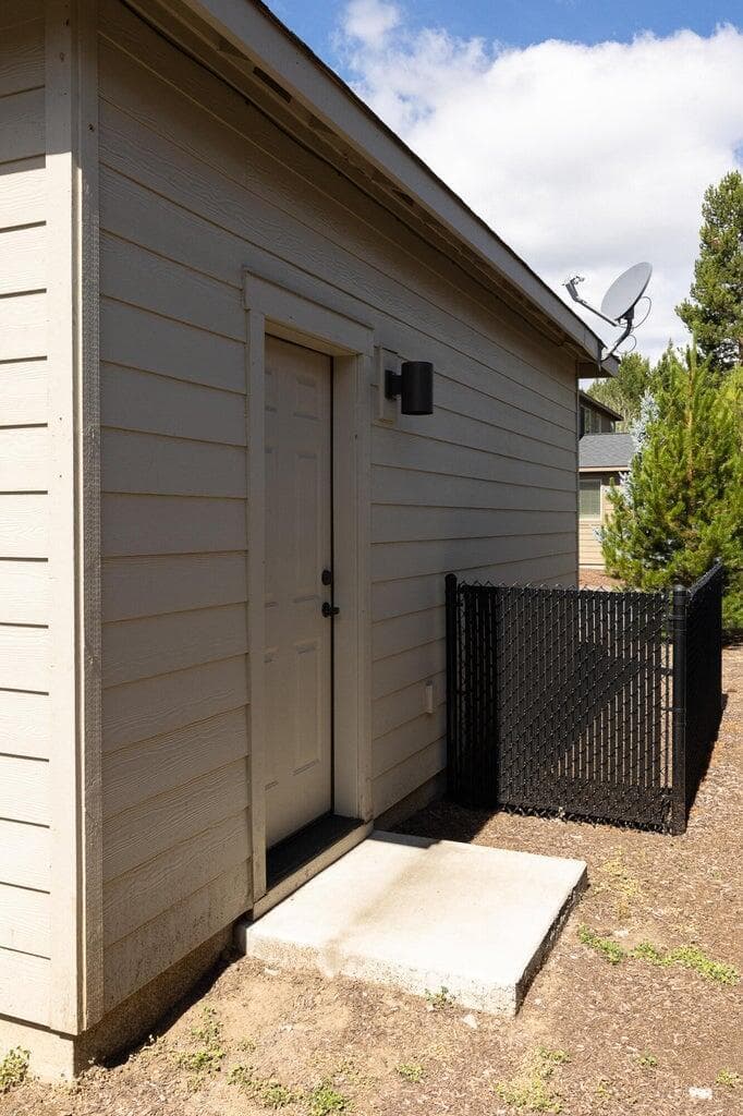 Side Yard, low maintenance.